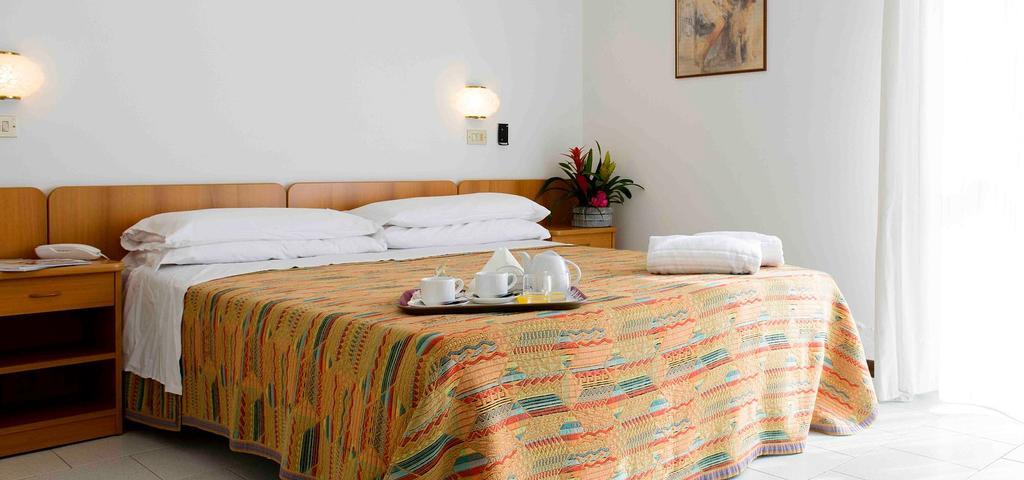 Hotel Suisse ميلانو ماريتيما المظهر الخارجي الصورة