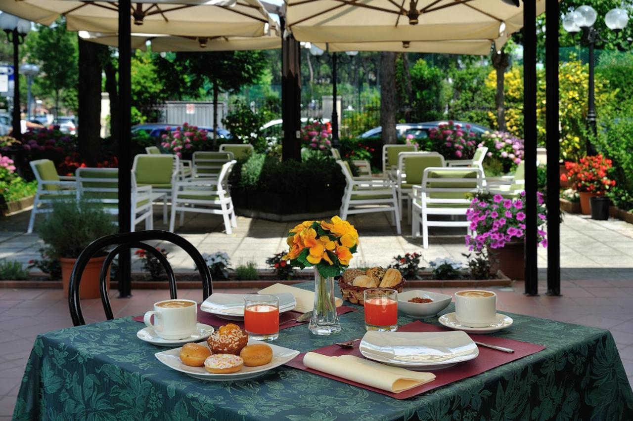 Hotel Suisse ميلانو ماريتيما المظهر الخارجي الصورة